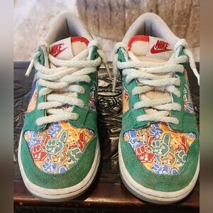 Nike Dunks Low 'foam finger' kids 4.5Y